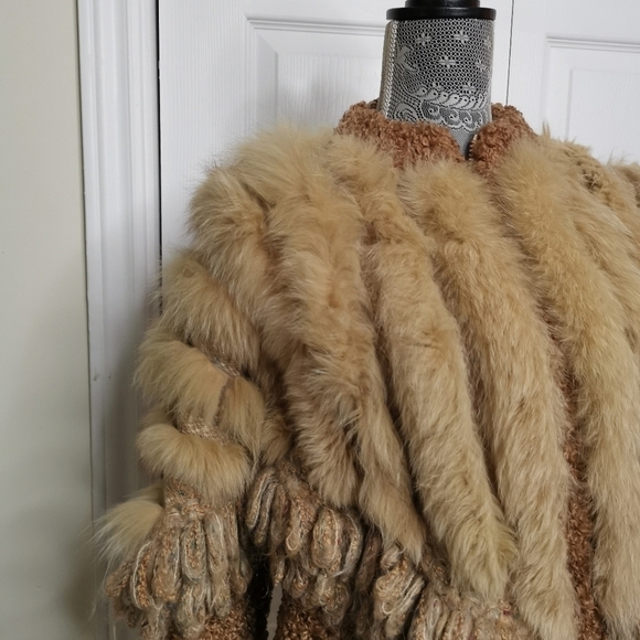 Designer Luxury wool handcrafted fur jacket - Picture 13 of 15